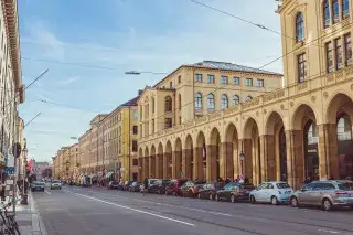 Luxus-Geschäfte in der Innenstadt in der Maximilianstraße