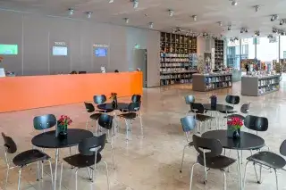 Die Literaturhandlung im Foyer des Jüdischen Museums Die Literaturhandlung im Foyer des Jüdischen Museums