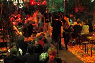20210129_Biergärten_Geheimtipps Der gut besuchte Nachtbiergarten des Backstage