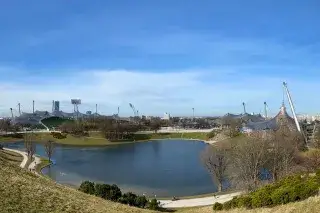 Ausblick über den Olympiapark vom Olympiaberg
