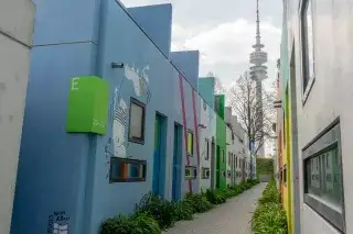 Bunte Fassaden im Olympiadorf Bunte Fassaden im Olympiadorf