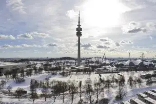 Ausblick über den verschneiten Olympiapark