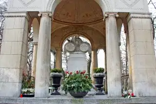 Der Ostfriedhof in Giesing: Das Moshammer-Mausoleum Der Ostfriedhof in Giesing: Das Moshammer-Mausoleum