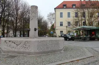 201128_perlach_brunnen_brunner Brunnen am Pflanzeltplatz