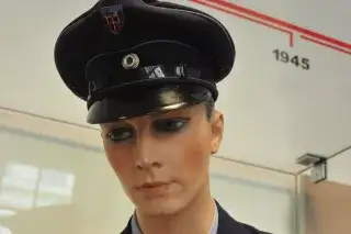 Dummy mit Polizeimütze im Polizeimuseum München