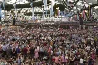 Gute Stimmung in der Festhalle Schottenhamel