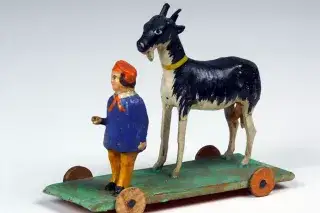 Spielzeug aus der Ausstellung "Spielten damit wirklich Kinder?" im Bayerischen Nationalmuseum Spielzeug aus der Ausstellung "Spielten damit wirklich Kinder?" im Bayerischen Nationalmuseum