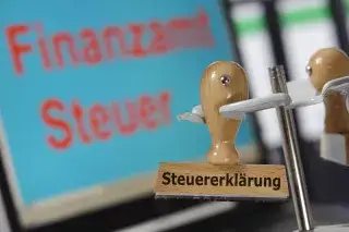 Steuererklärungsstempel im Finanzamt