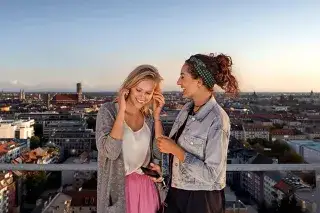 20220505 Rooftop Frauen SWM