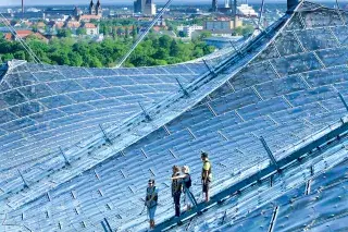 Zeltdachtour auf dem Dach des Olympiastadions