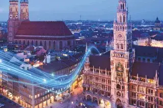 Neues Rathaus und Frauenkirche München Neues Rathaus und Frauenkirche München