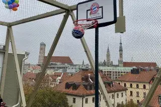 Eröffnung Dachsportplatz Bellevue di Monaco