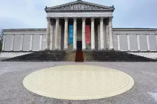 Mahnmal zur Bücherverbrennung 1933 am Königsplatz Mahnmal zur Bücherverbrennung 1933 am Königsplatz