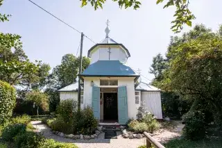 Die Ost-West-Friedenskirche versteckt sich im Olympiapark Die Ost-West-Friedenskirche versteckt sich im Olympiapark