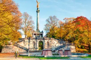 Friedensengel im Herbst