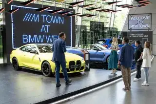 Führung durch die BMW Welt Führung durch die BMW Welt