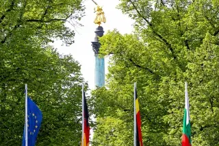 Fahnen am Friedensengel Fahnen am Friedensengel
