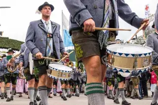 Einzug der Wiesnwirte