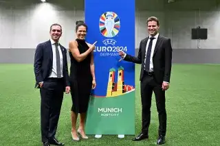 Turnierdirektor Philipp Lahm, Botschafterin Celia Šašić und Botschafter Felix Brych Turnierdirektor Philipp Lahm, Botschafterin Celia Šašić und Botschafter Felix Brych