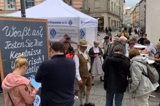 Stand des Fördervereins Bairische Sprache und Dialekte e.V. Stand des Fördervereins Bairische Sprache und Dialekte e.V.