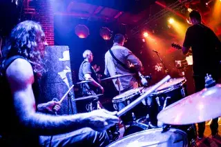 Schlagzeuger und Band