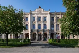 Hauptfassade des Museums Fünf Kontinente Hauptfassade des Museums Fünf Kontinente