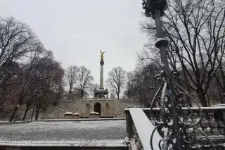 Verschneite Treppe