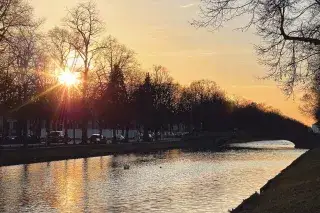 Sonnenuntergang am Nymphenburger Schlosskanal.