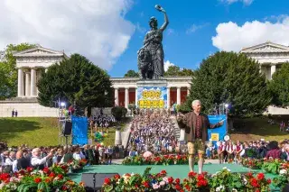 Platzkonzert der Wiesnwirte 2023 Platzkonzert der Wiesnwirte 2023