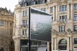 Kunstbillboard am Lenbachplatz in München