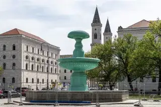 Brunnen vor dem LMU-Hauptgebäude