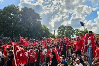 Türkische Fans in der Fan Zone