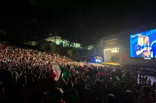 Fan Zone im Olympiapark am Abend