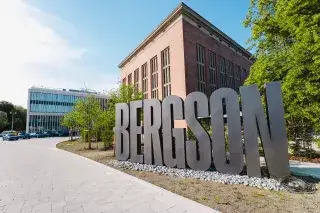 Bergson Kunstkraftwerk - Außenansicht der Terrasse Bergson Kunstkraftwerk - Außenansicht der Terrasse