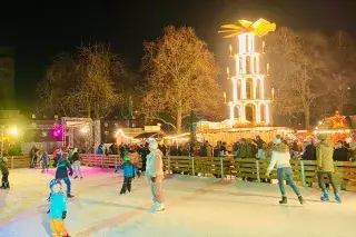 Christkindlmarkt unter dem Maibaum Christkindlmarkt unter dem Maibaum