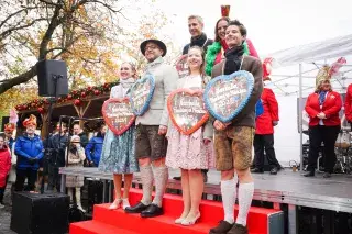 Das Faschingsprinzenpaar beim Faschingsauftakt mit dem Jugendprinzenpaar