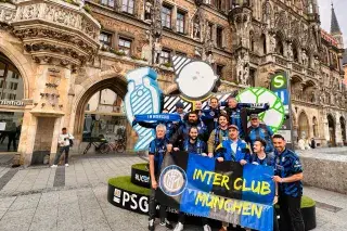 Inter Club München am Münchner Kindl auf dem Marienplatz