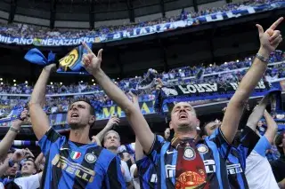 Fans von Inter Mailand feiern im Stadion Fans von Inter Mailand feiern im Stadion