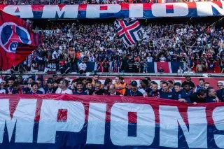 PSG-Fans feiern im Stadion