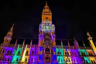 Wir alle sind Champions: Light Art am Rathaus Wir alle sind Champions: Light Art am Rathaus