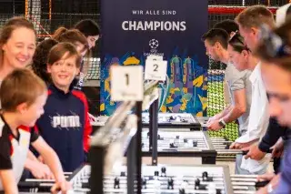 Tischfußball: Szene aus dem Turnier im Pineapple Park Tischfußball: Szene aus dem Turnier im Pineapple Park