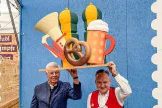 Reiter und Scharpf mit Motiv-Modell