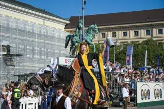 Münchner Kindl beim Trachten- und Schützenzug