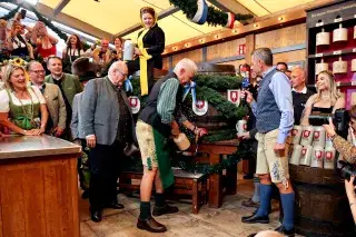 OB Dieter Reiter beim Wiesn-Anstich 2025