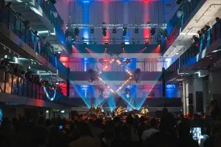 Party in der Halle E