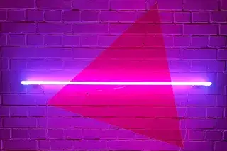 Zora Kreuzer im Archiv Geiger: Triangle Zora Kreuzer im Archiv Geiger: Triangle