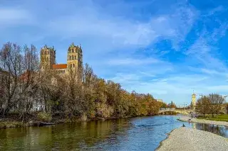 Die Isar bei St. Maximilian im November