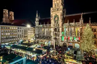 Münchner Christkindlmarkt von oben
