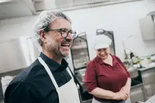 Frisch-Mischküche mit Schulstadtrat Florian Kraus