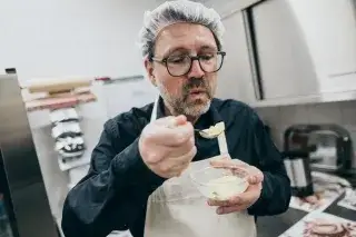 Frisch-Mischküche mit Schulstadtrat Florian Kraus